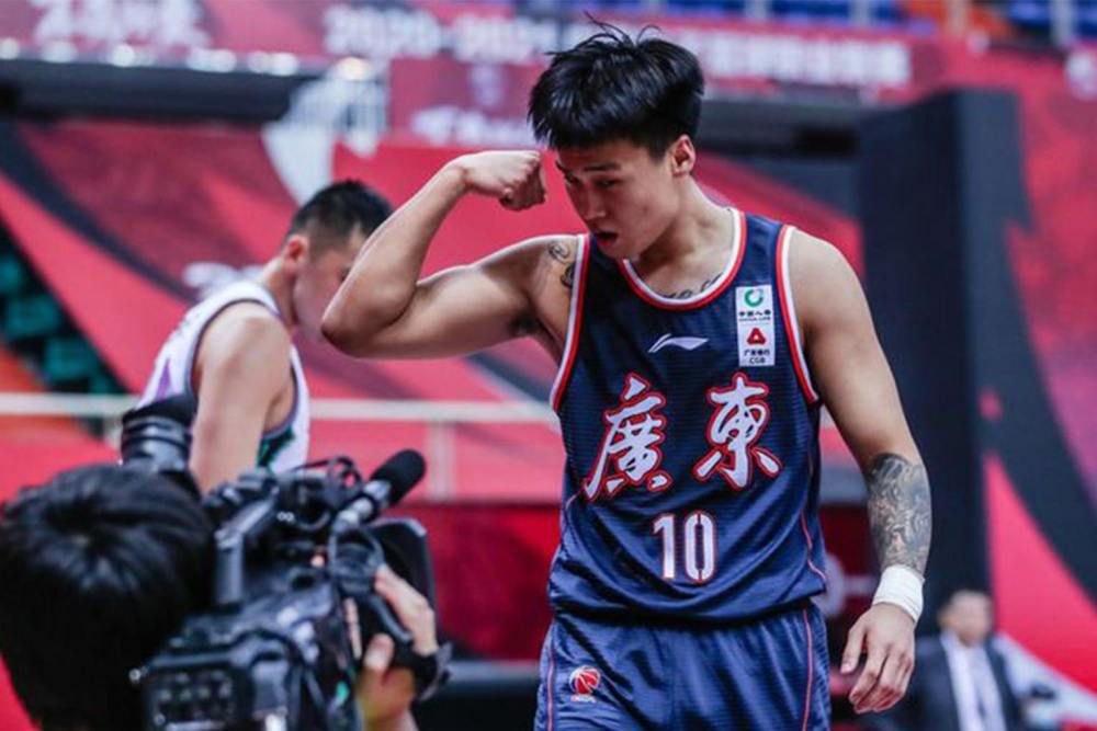富勒姆中场帕利尼亚的前经纪人梅拉在接受sport1的采访时表示，帕利尼亚仍希望加盟拜仁。